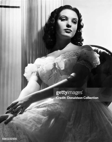 424 Linda Darnell Photos & High Res Pictures